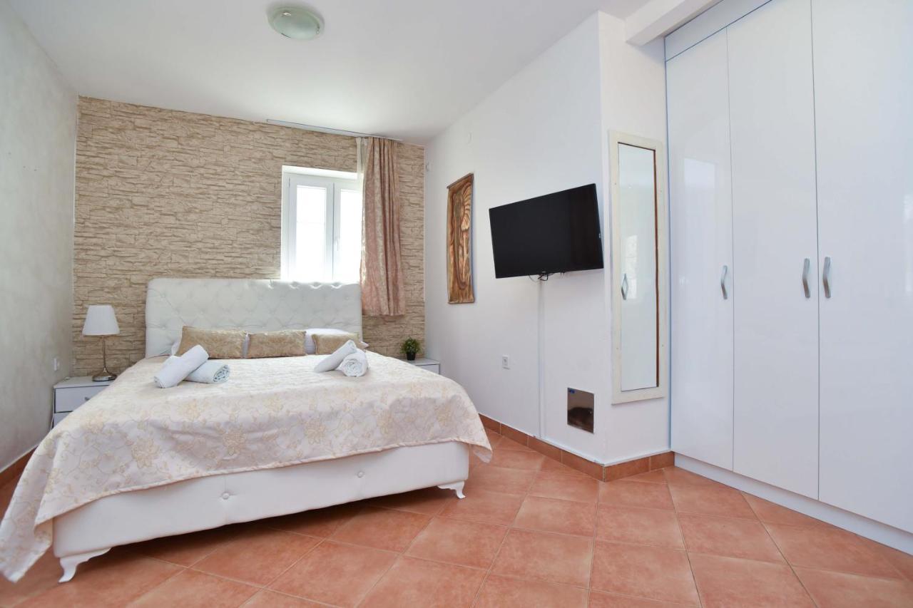St. Nicola'S Apartments Budva Extérieur photo