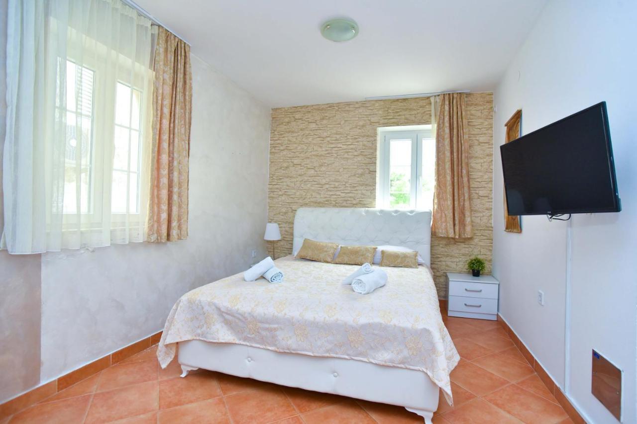St. Nicola'S Apartments Budva Extérieur photo